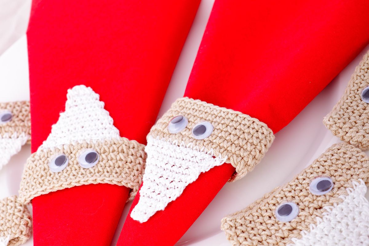 How To Crochet Napkin Rings - Make and Takes