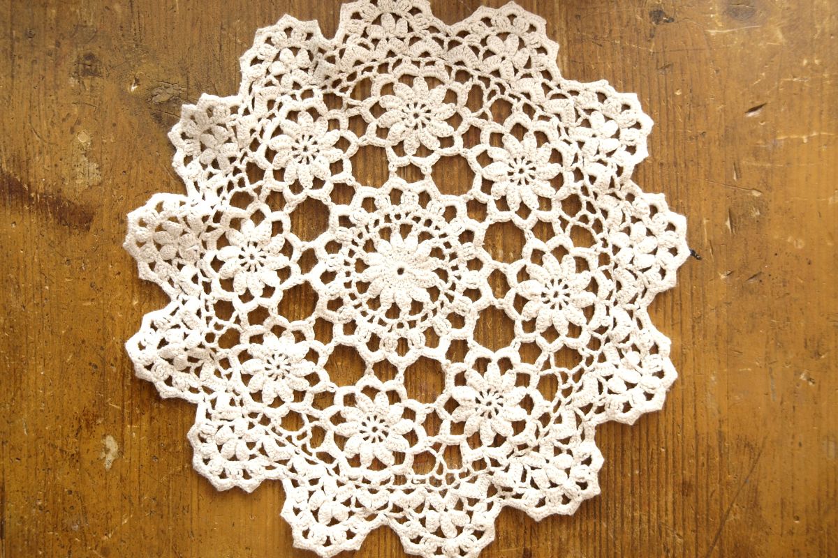 10 Beautiful Pansy Doily Crochet Patterns For Crochet Inspiration